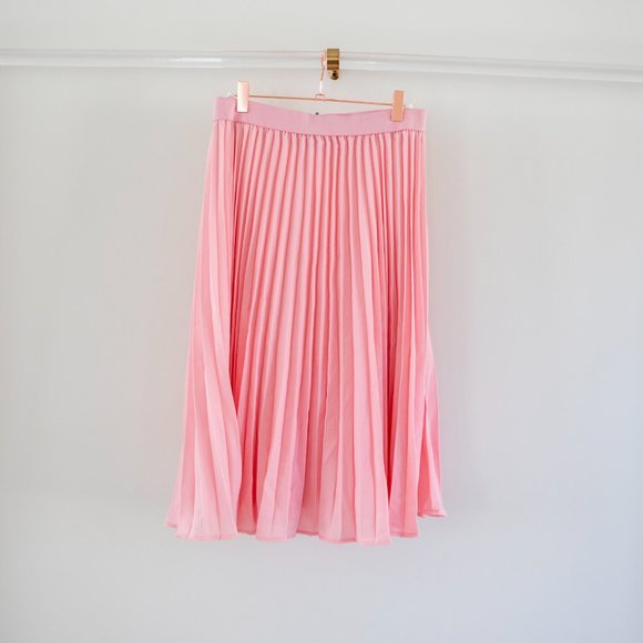FLOWY AND SOFT High Waist Pleated Swing Skirt - Picture 2 of 5